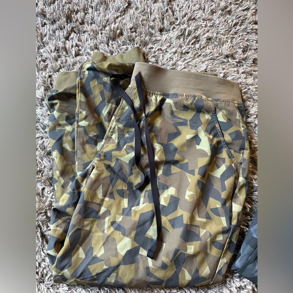 FIGS FreeX Zamora joggers